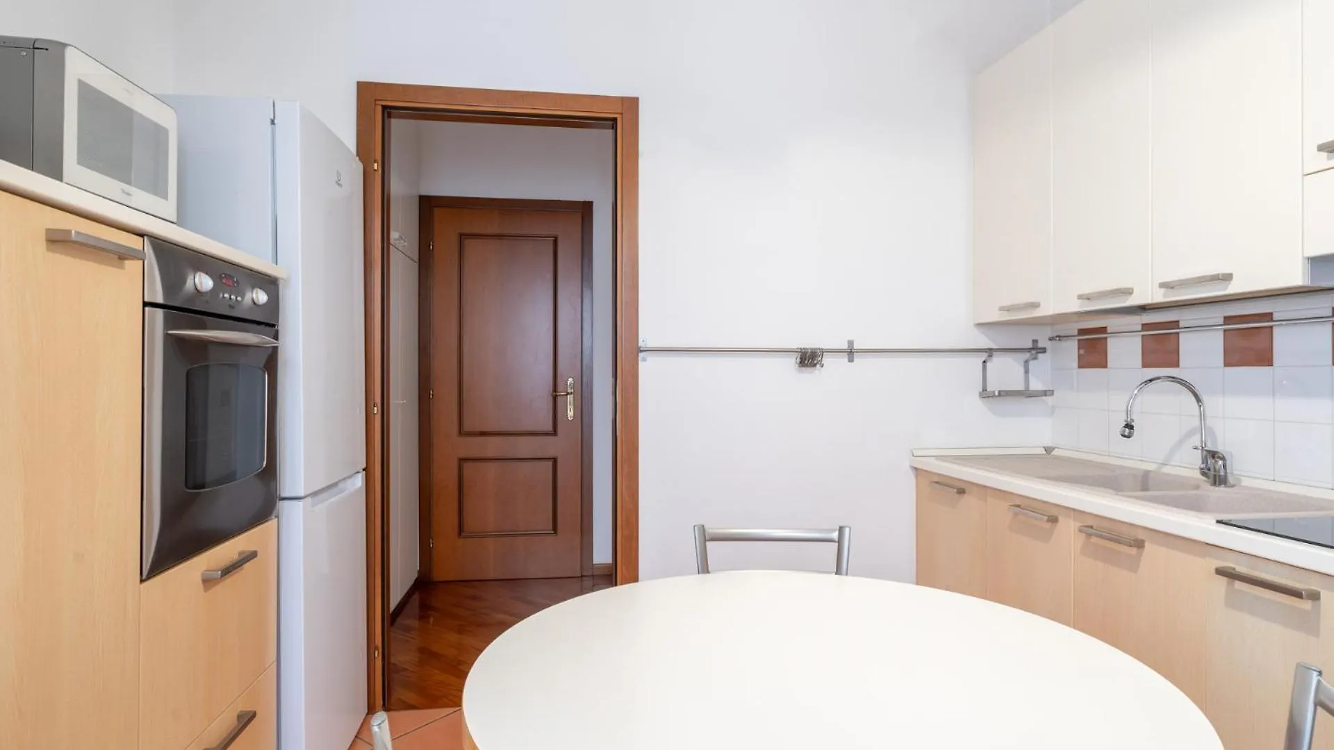 Spacious Bright Apartment Near City Center And Como Lake With Air Conditioning Lecco Włochy