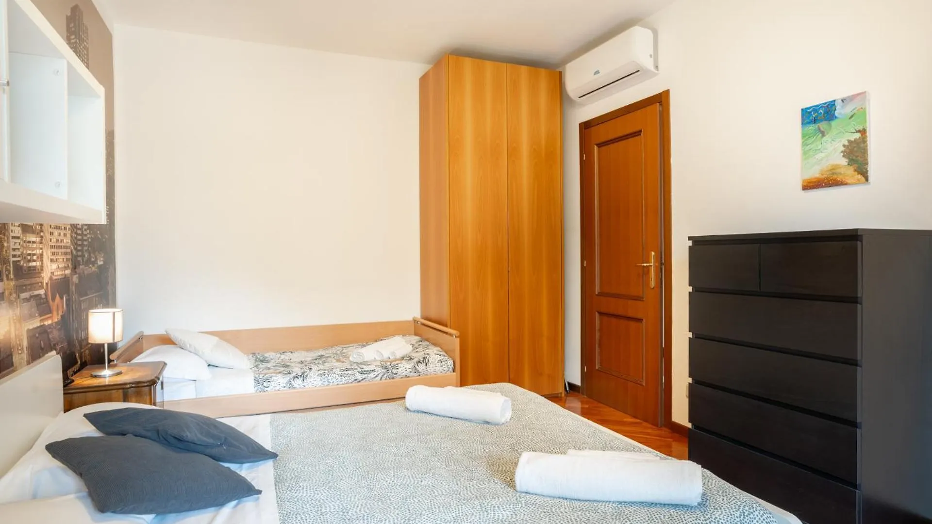 Spacious Bright Apartment Near City Center And Como Lake With Air Conditioning Lecco