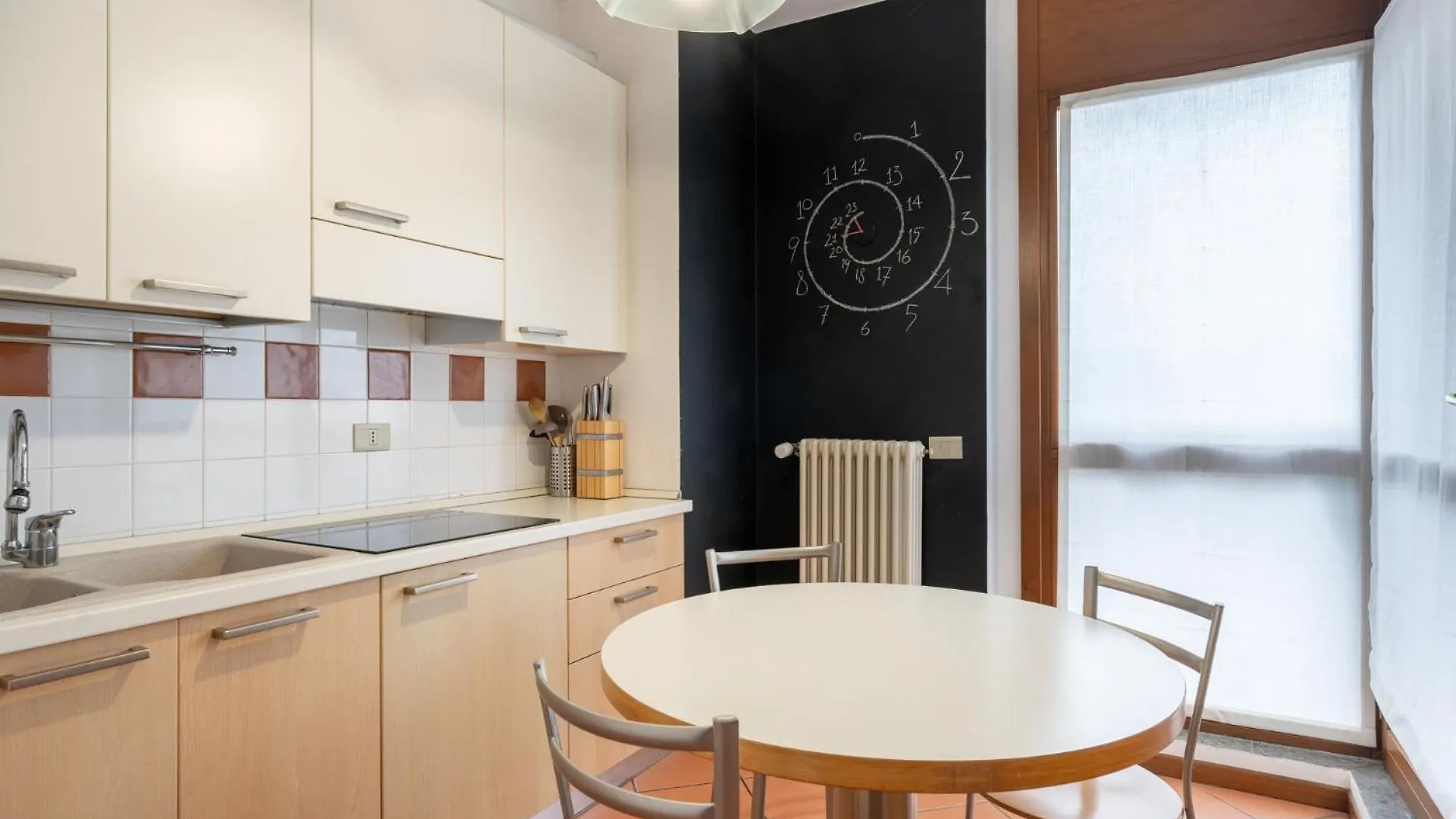 Spacious Bright Apartment Near City Center And Como Lake With Air Conditioning Lecco