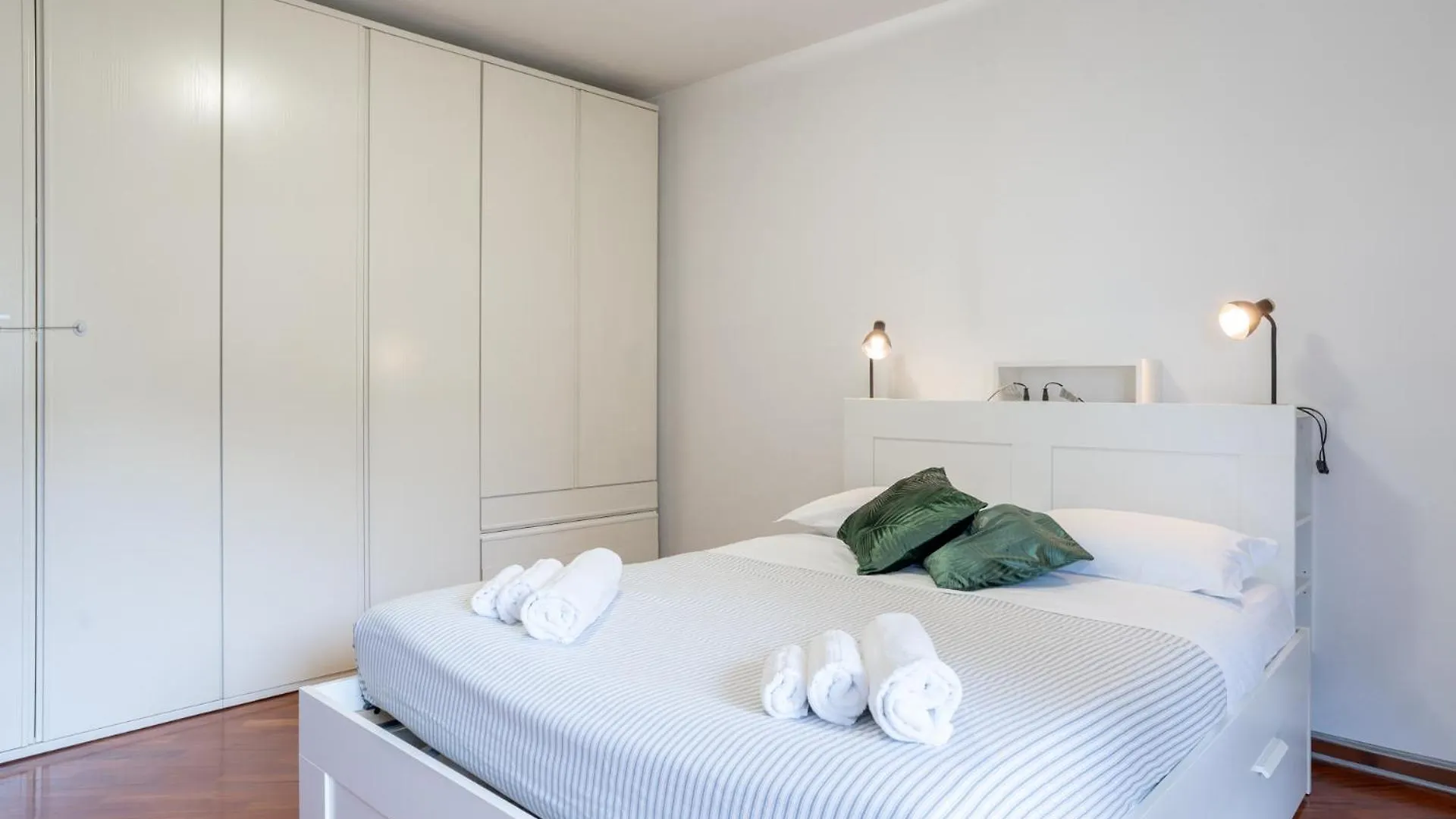 לקו Spacious Bright Apartment Near City Center And Como Lake With Air Conditioning 0*,  איטליה
