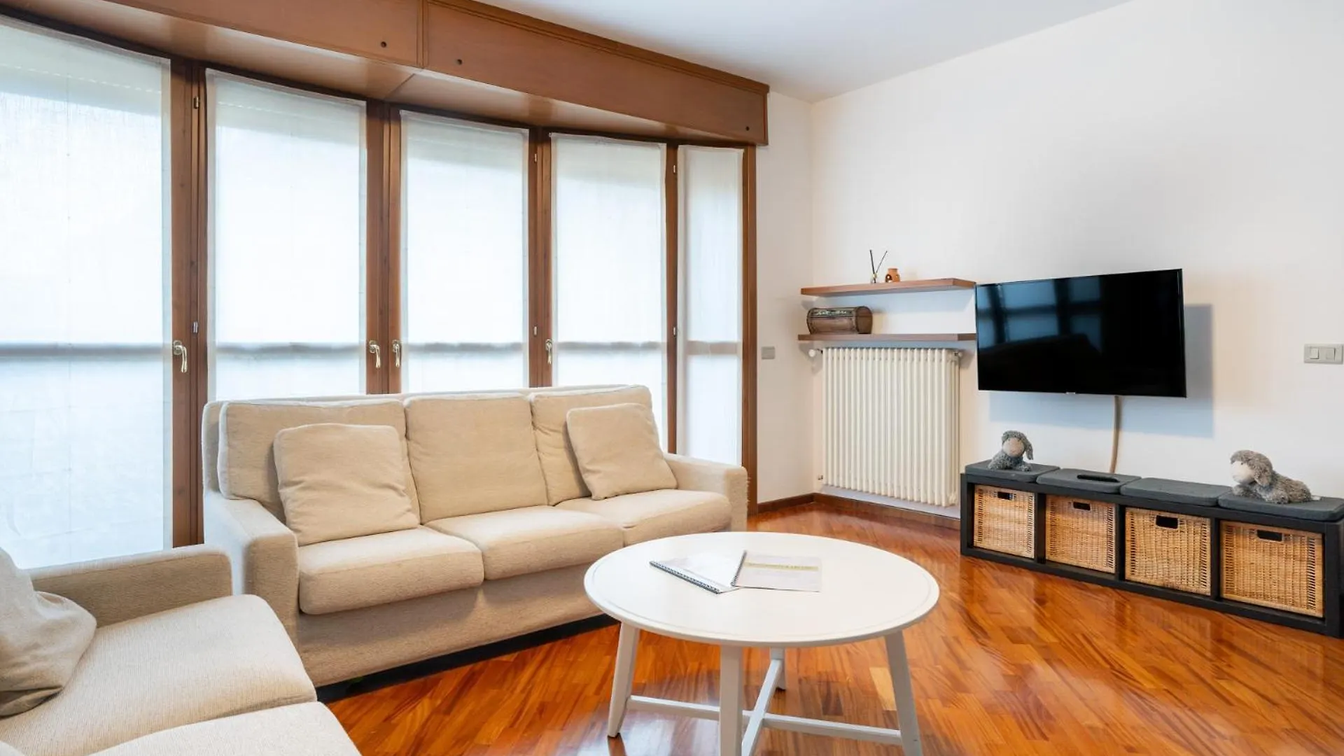 לקו Spacious Bright Apartment Near City Center And Como Lake With Air Conditioning