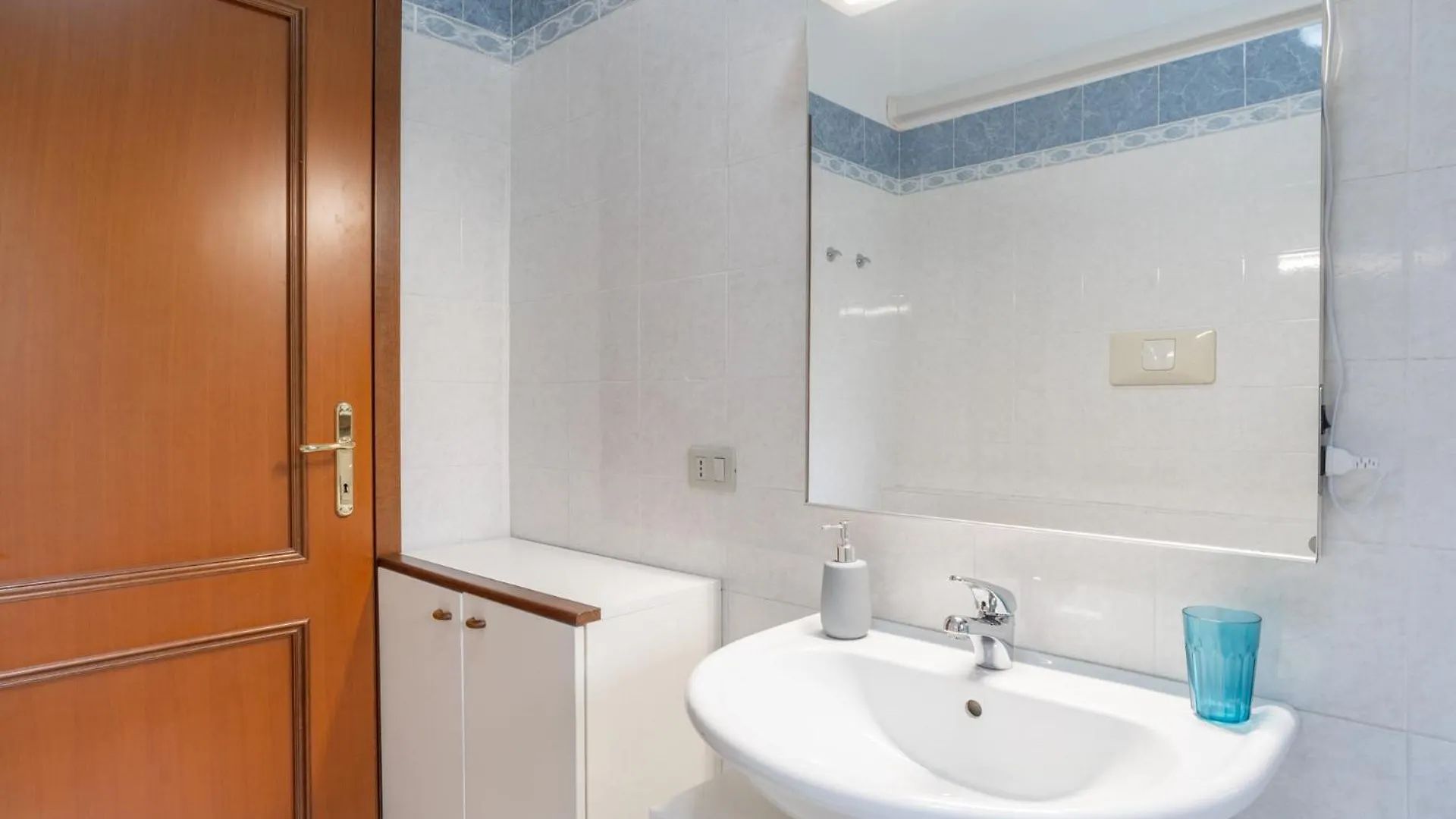 לקו Spacious Bright Apartment Near City Center And Como Lake With Air Conditioning